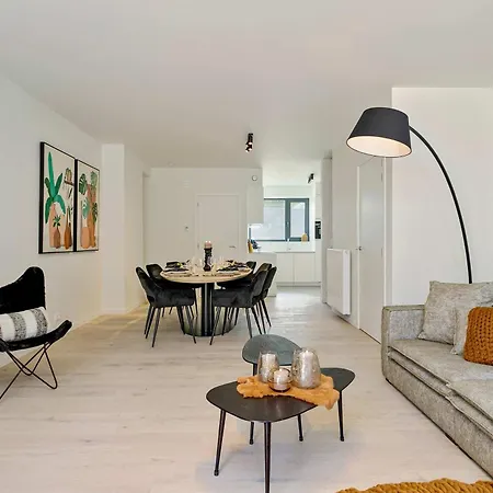Huswell - Spacious Family Retreat With Terrace Сasa de vacaciones