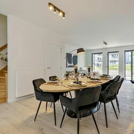 Сasa de vacaciones Huswell - Spacious Family Retreat With Terrace