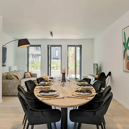 Huswell - Spacious Family Retreat With Terrace Ostende