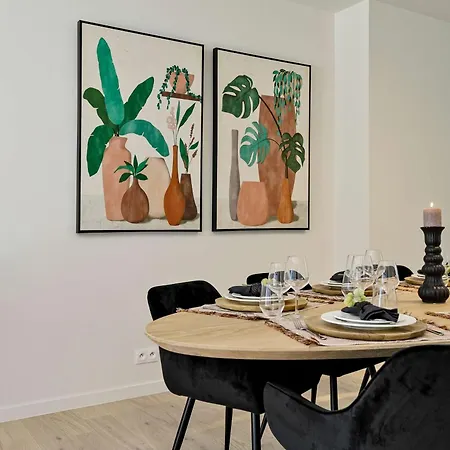 Huswell - Spacious Family Retreat With Terrace Сasa de vacaciones *