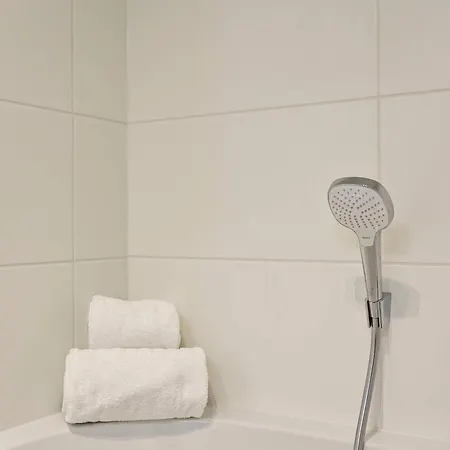 Huswell - Spacious Family Retreat With Terrace Ostende