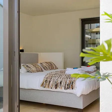 Huswell - Spacious Family Retreat With Terrace Сasa de vacaciones