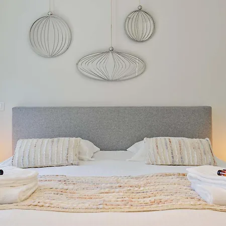 Сasa de vacaciones Huswell - Spacious Family Retreat With Terrace