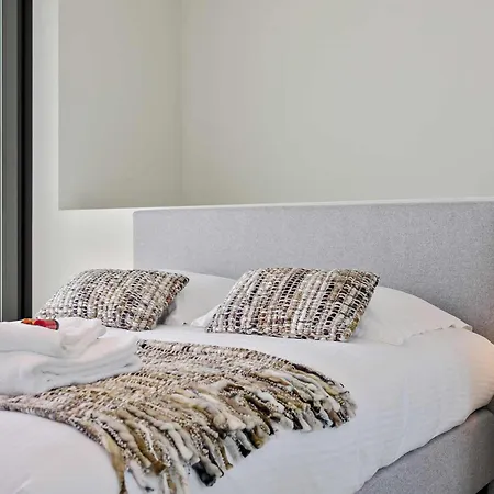 Huswell - Spacious Family Retreat With Terrace Сasa de vacaciones *