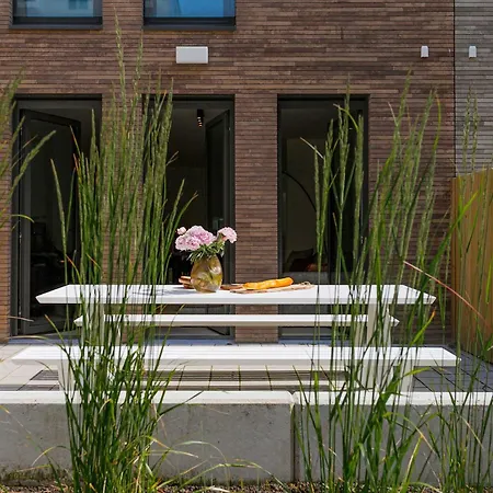 Huswell - Spacious Family Retreat With Terrace Ostende